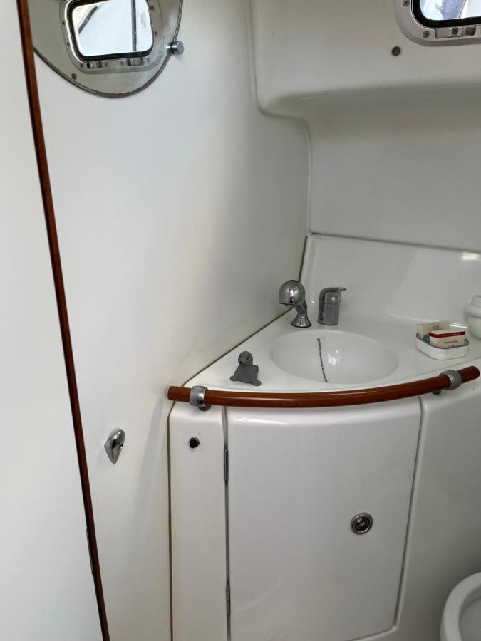 Botel Vedette A *