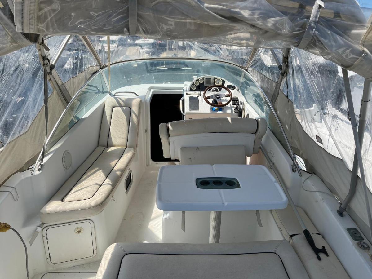 Botel Vedette A *